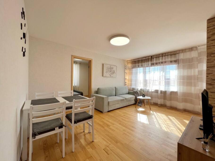 נרבה New Apartment With A View In The Town Center מראה חיצוני תמונה